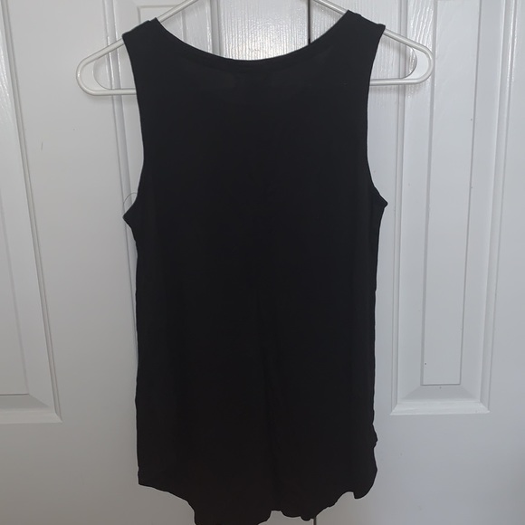 *NWT* Old Navy graphic tank top - Picture 3 of 4